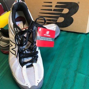 Men's size 9 D Medium  New Balance Athletic Shoes